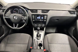 musta Skoda Octavia 2016 kuva 9.