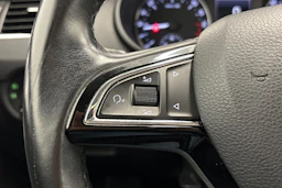 musta Skoda Octavia 2016 kuva 17.