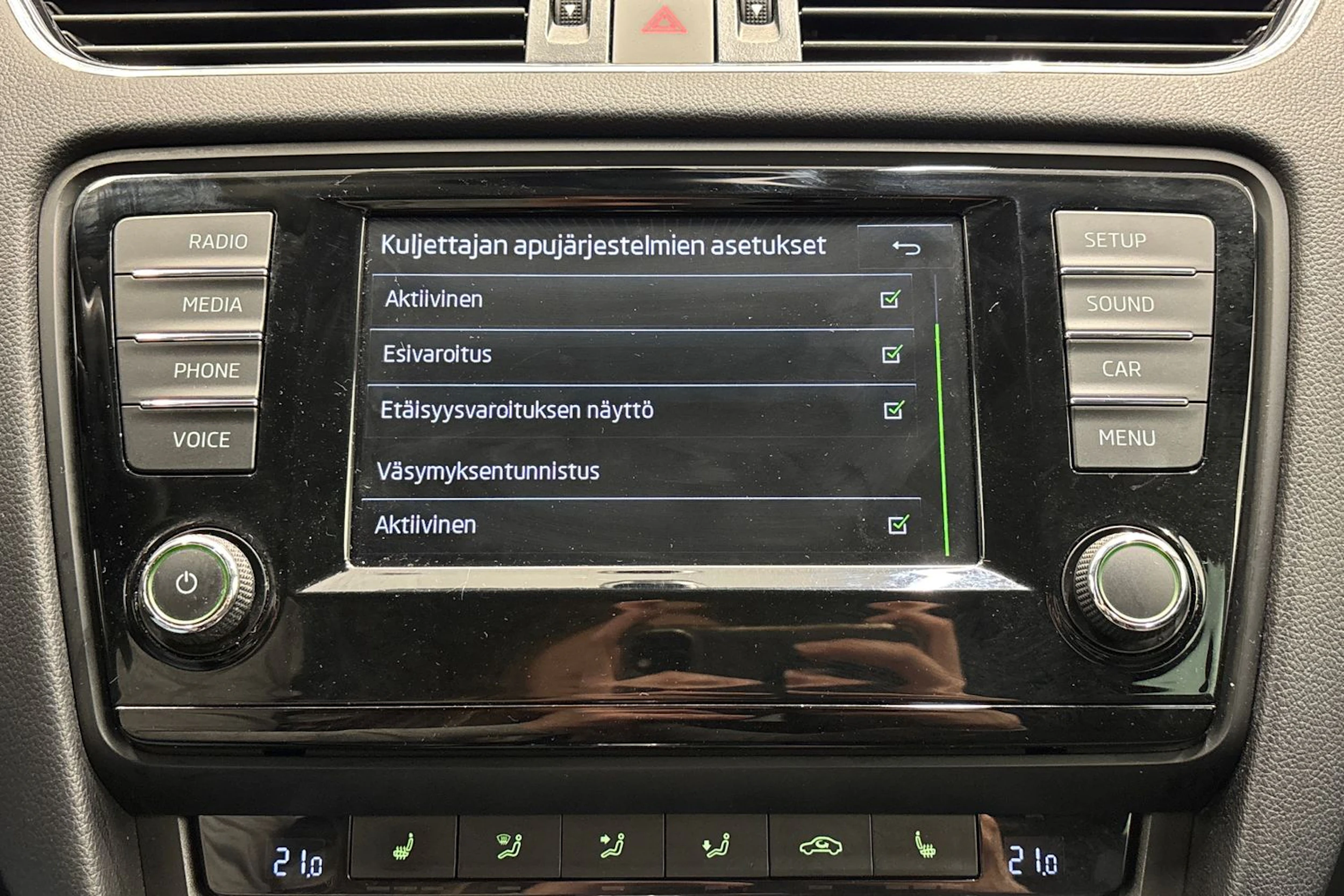 musta Skoda Octavia 2016 kuva 24.