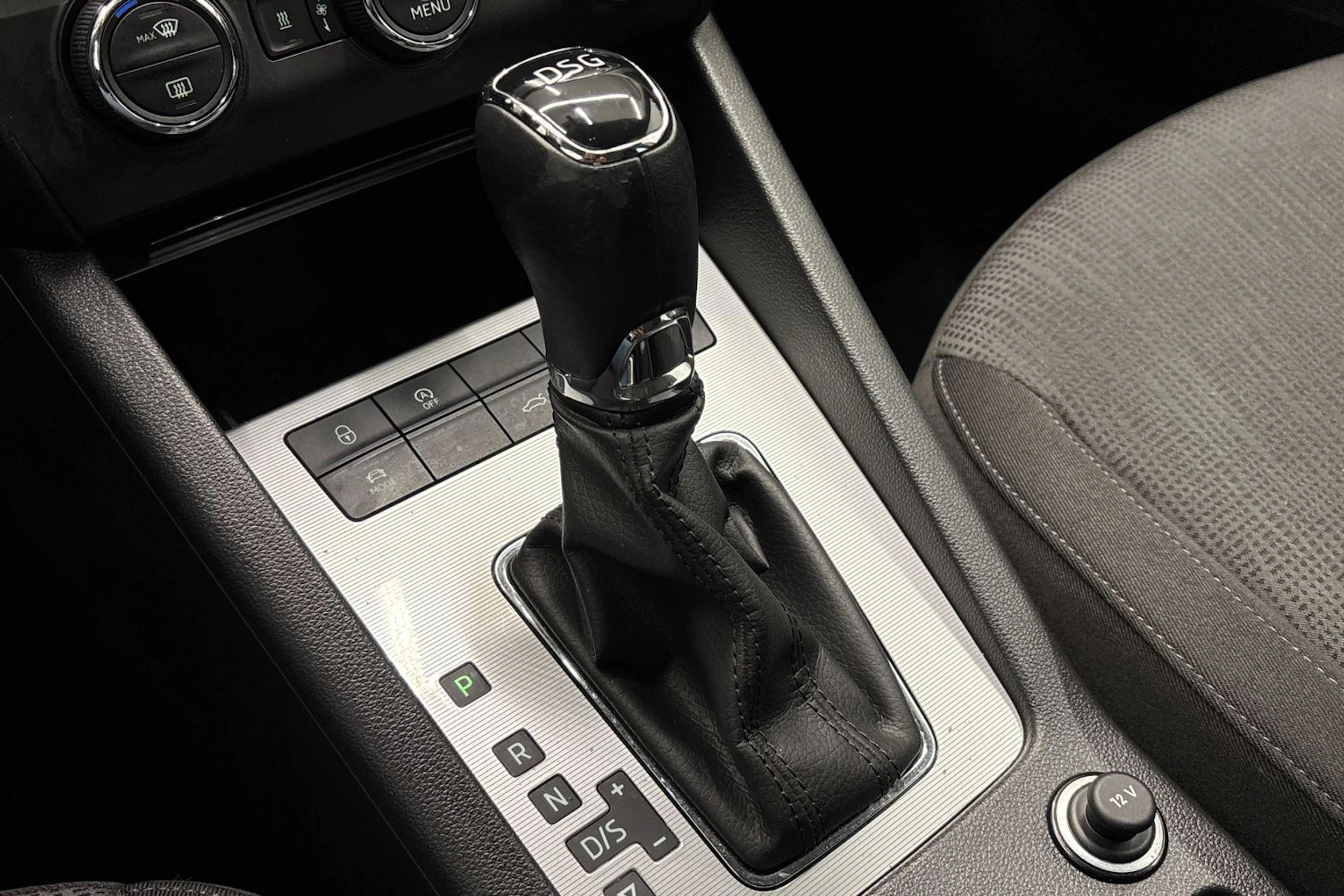 musta Skoda Octavia 2016 kuva 25.