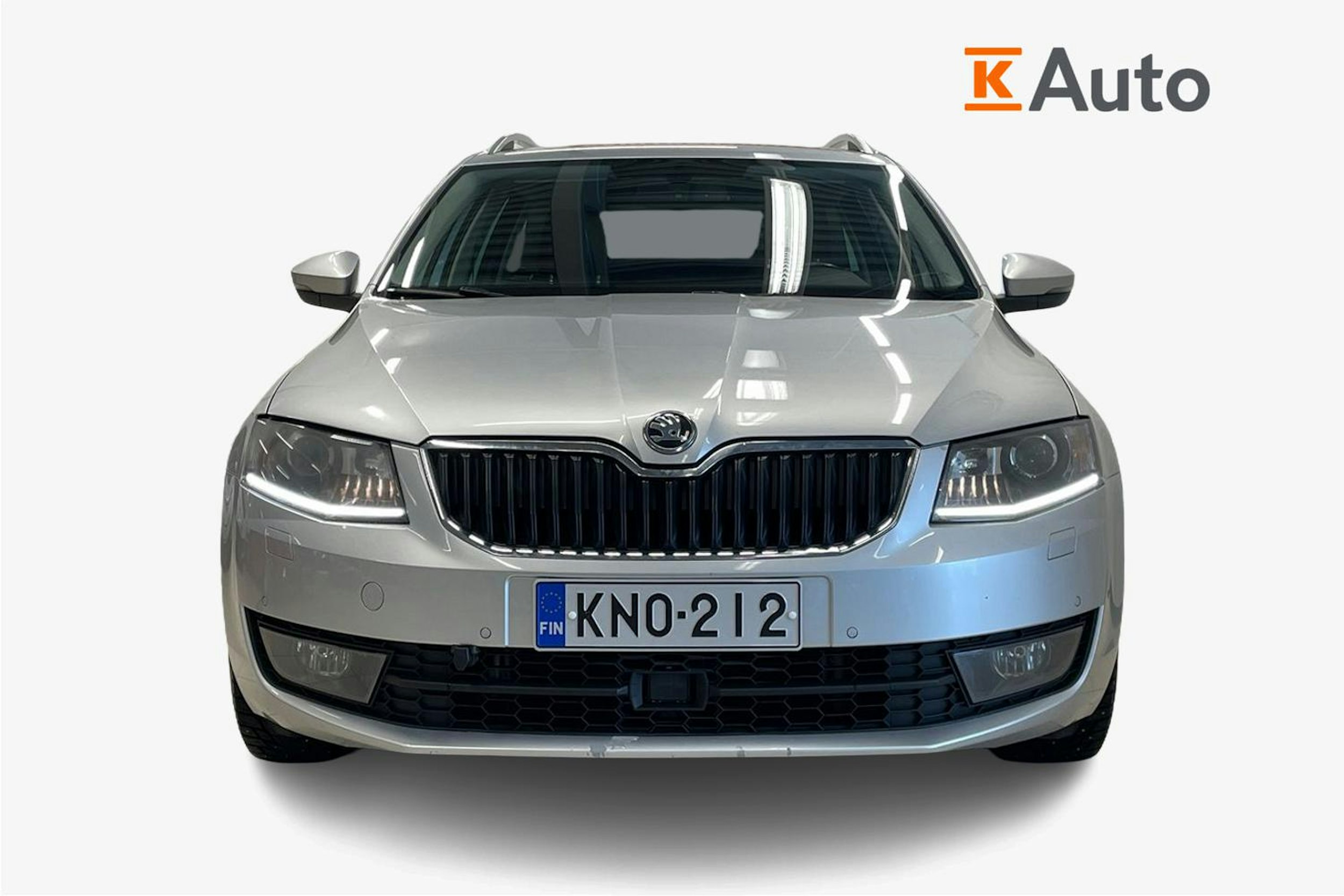 harmaa Skoda Octavia 2016 kuva 5.