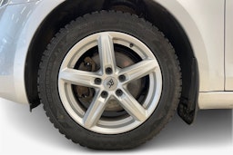 harmaa Skoda Octavia 2016 kuva 11.