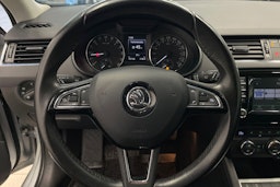 harmaa Skoda Octavia 2016 kuva 16.