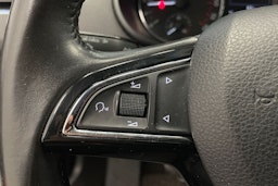 harmaa Skoda Octavia 2016 kuva 17.