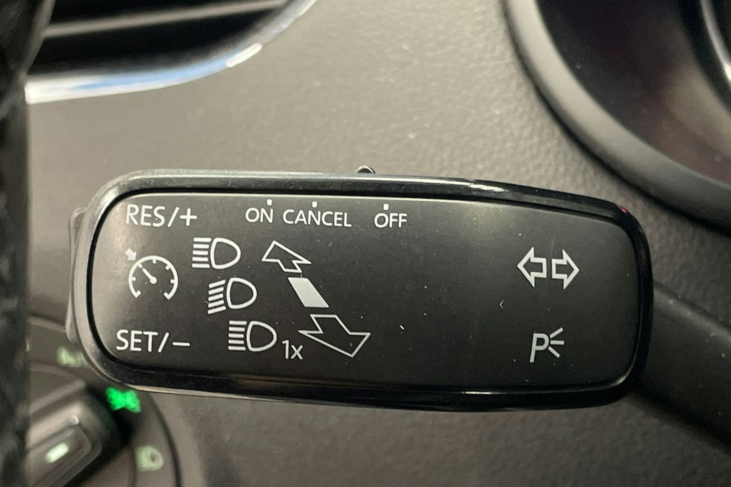 harmaa Skoda Octavia 2016 kuva 19.