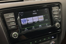 harmaa Skoda Octavia 2016 kuva 23.