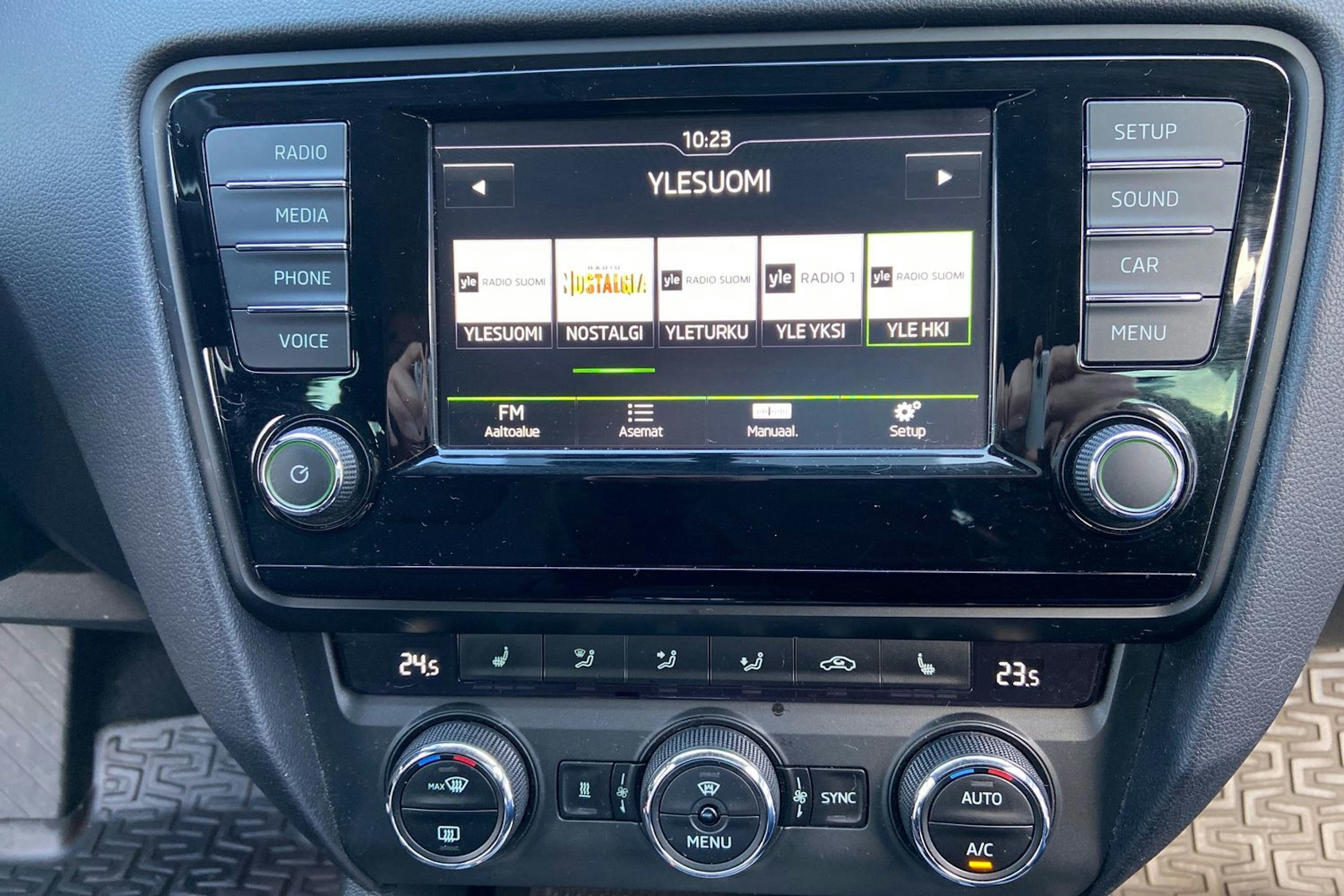 sininen Skoda Octavia 2016 kuva 16.