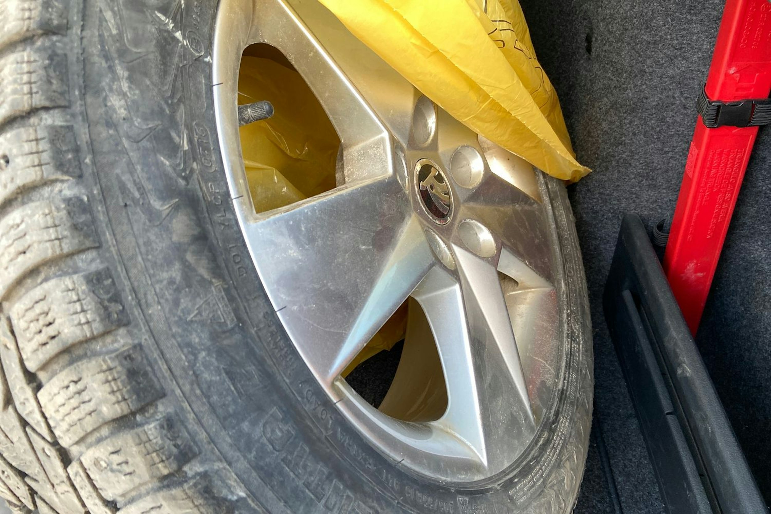 sininen Skoda Octavia 2016 kuva 19.