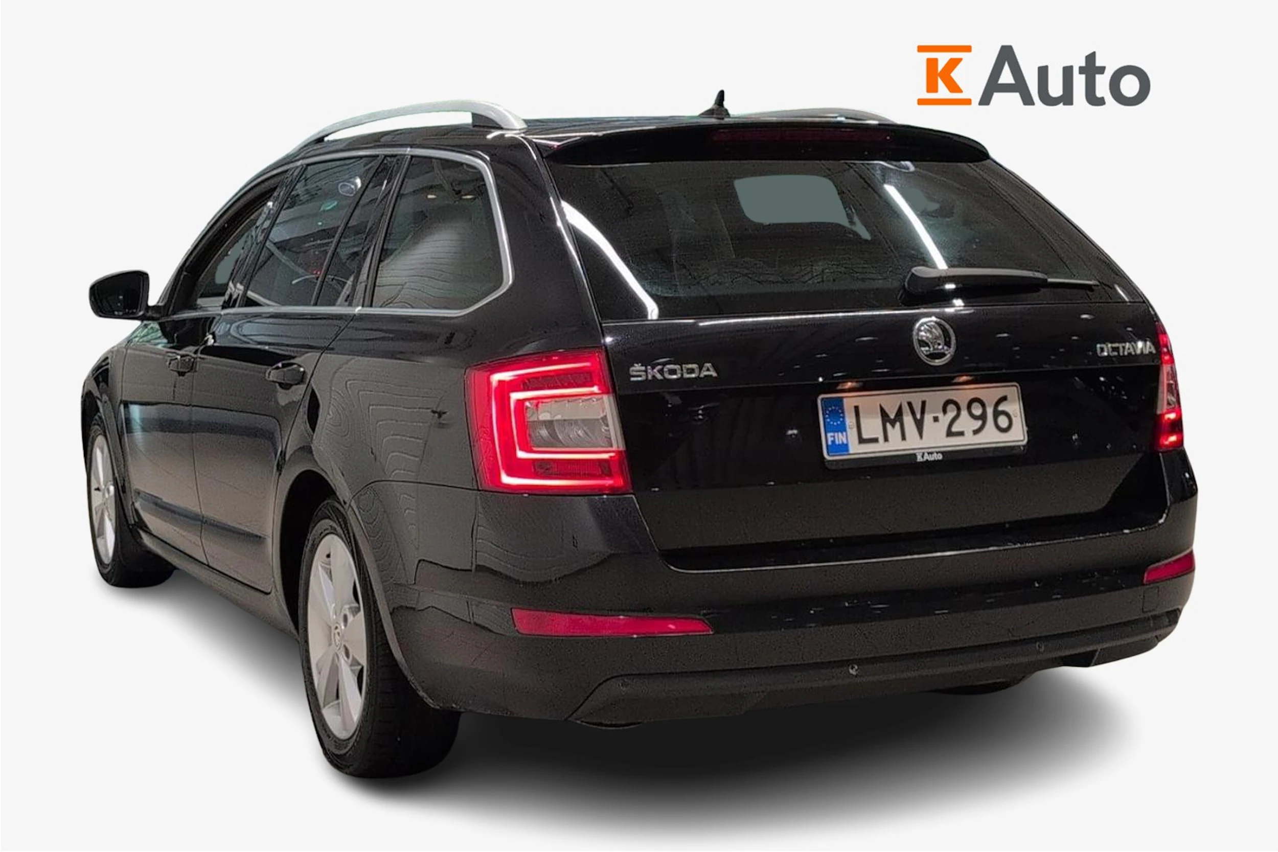 musta Skoda Octavia 2016 kuva 2.