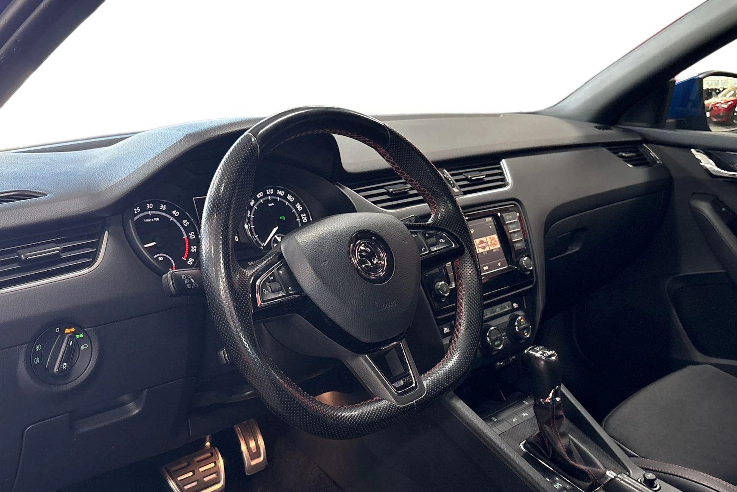 sininen Skoda Octavia 2016 kuva 8.