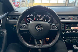 sininen Skoda Octavia 2016 kuva 15.