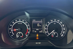 sininen Skoda Octavia 2016 kuva 16.
