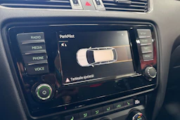 sininen Skoda Octavia 2016 kuva 19.