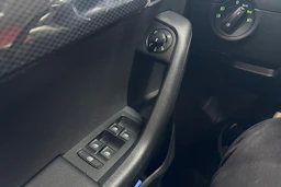 sininen Skoda Octavia 2016 kuva 27.
