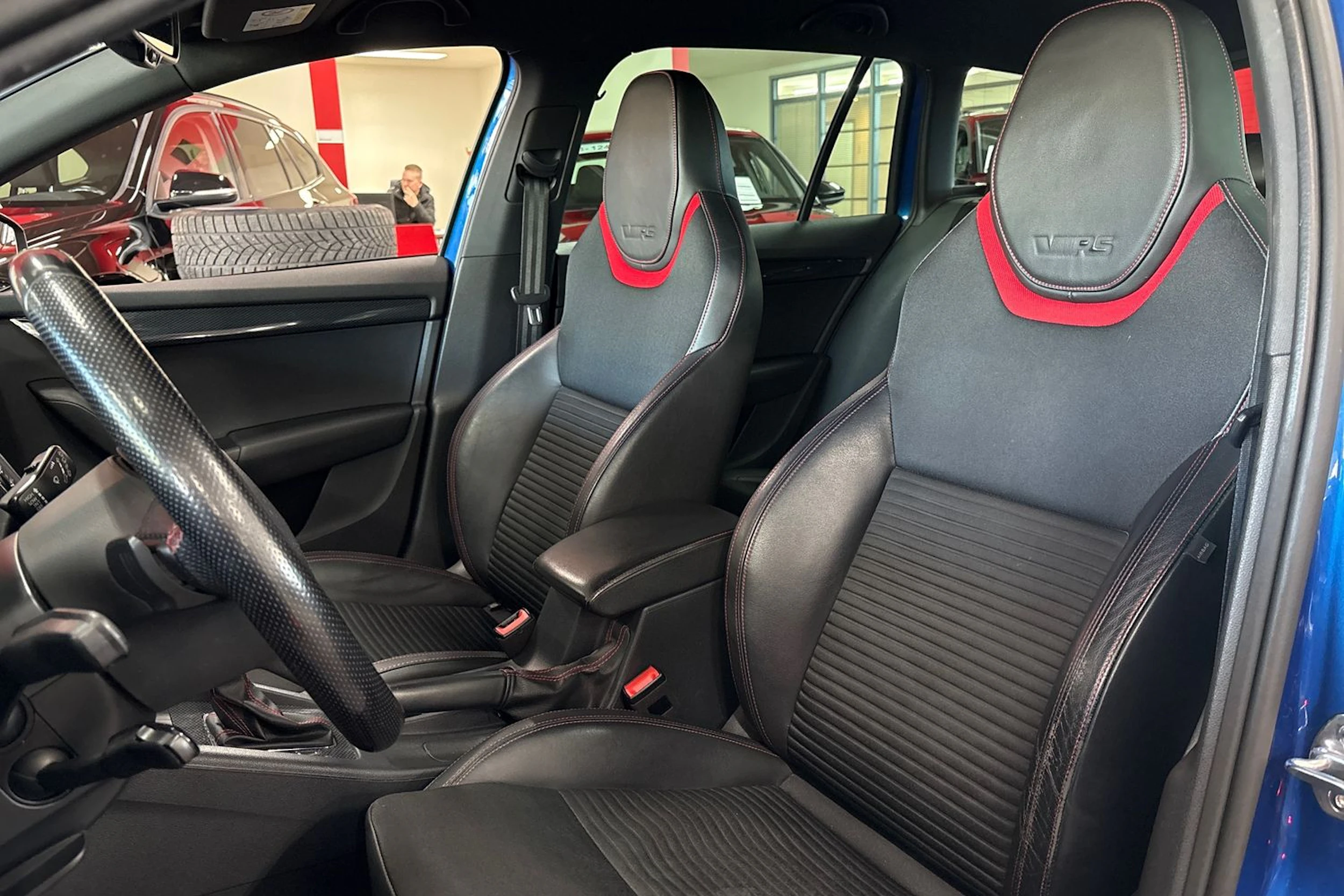 sininen Skoda Octavia 2016 kuva 28.