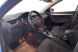 sininen Skoda Octavia 2016 kuva 3.