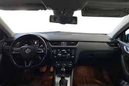 sininen Skoda Octavia 2016 kuva 9.