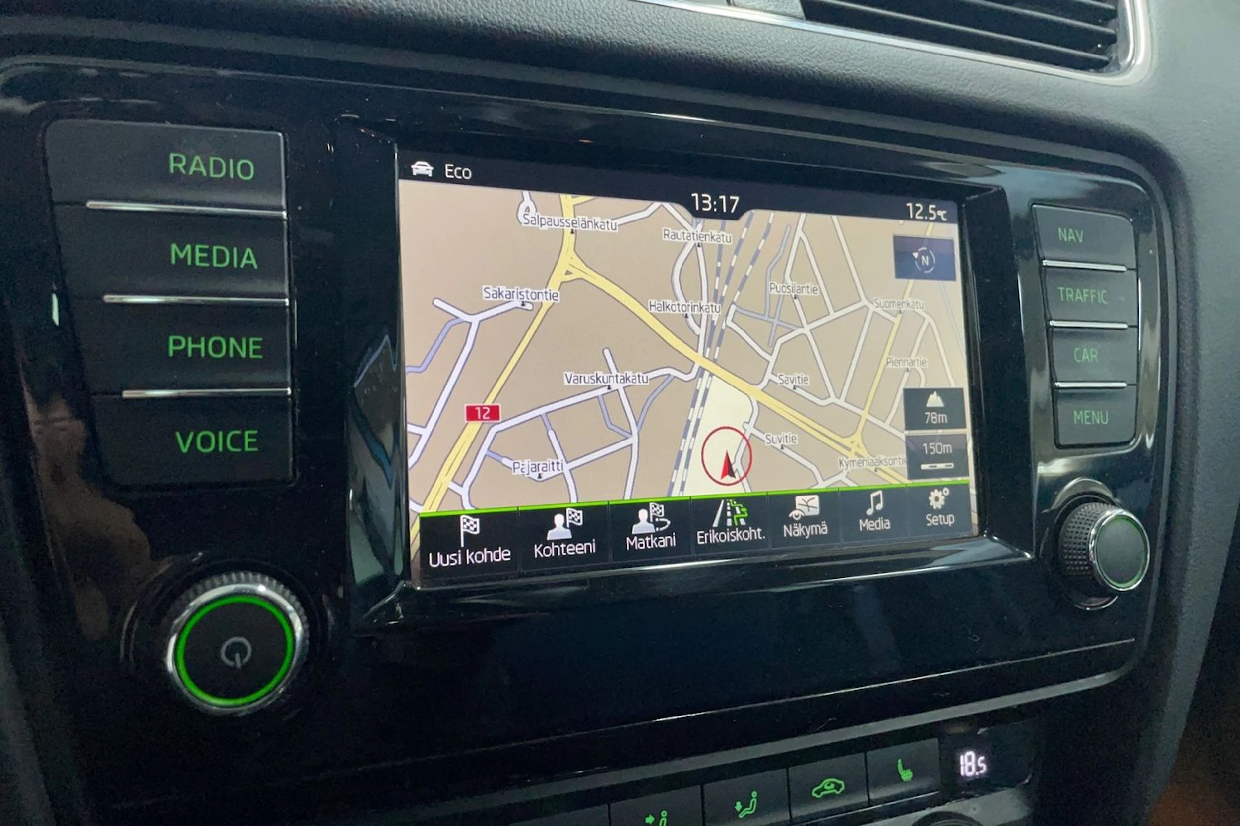 sininen Skoda Octavia 2016 kuva 16.