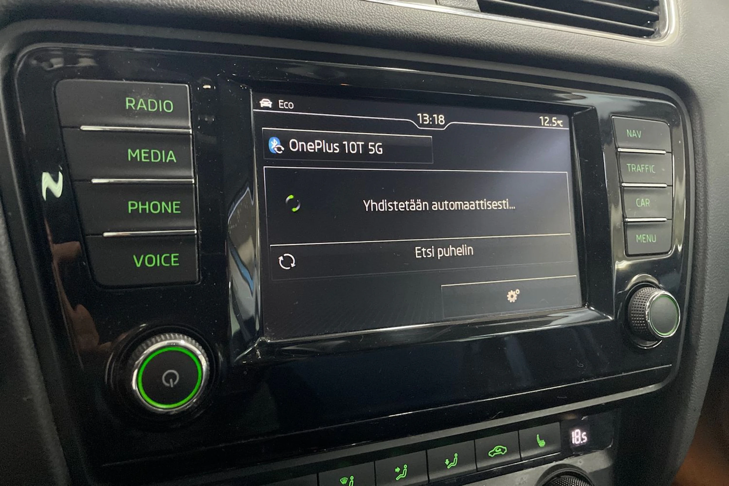 sininen Skoda Octavia 2016 kuva 17.