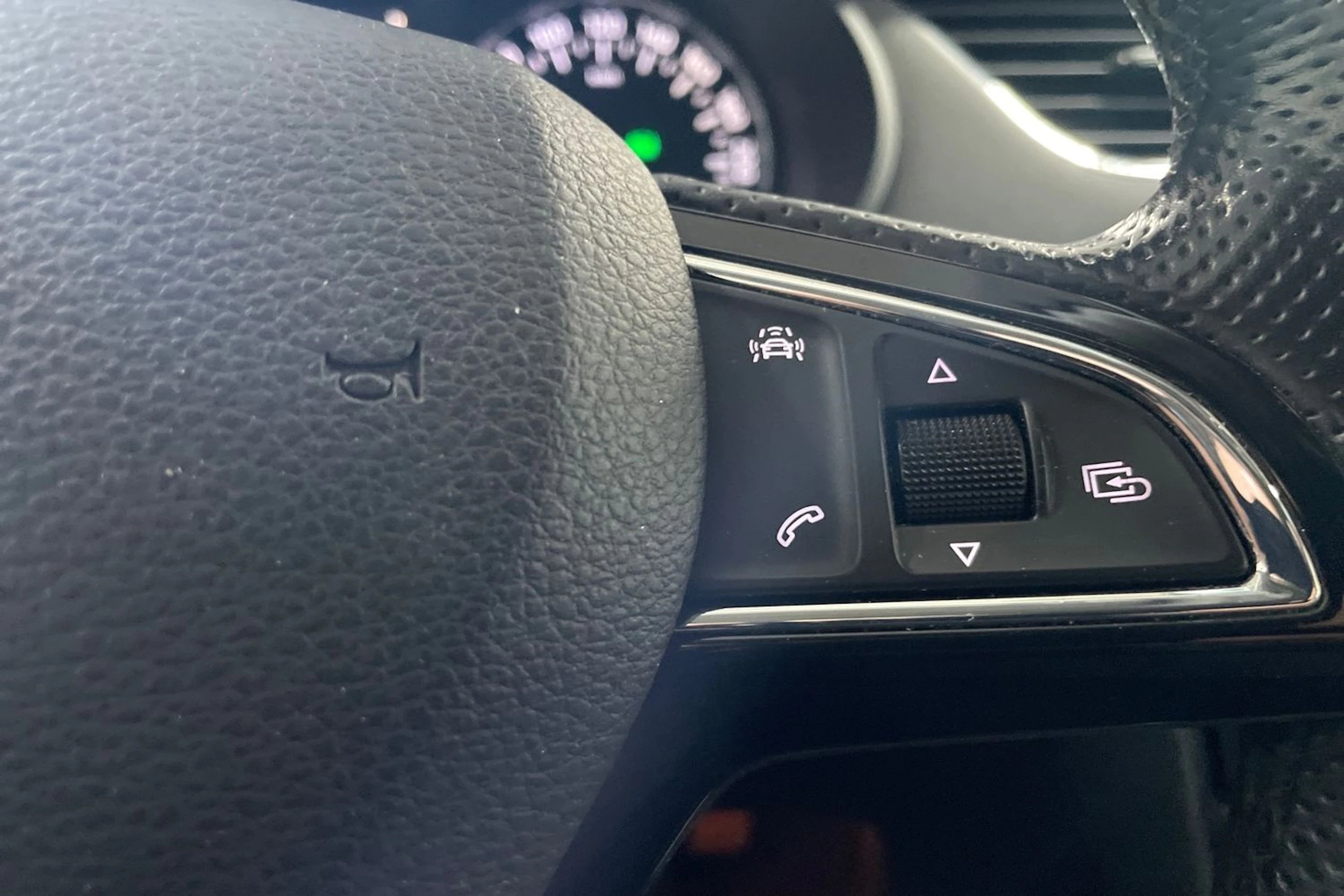 sininen Skoda Octavia 2016 kuva 19.