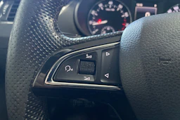 sininen Skoda Octavia 2016 kuva 20.