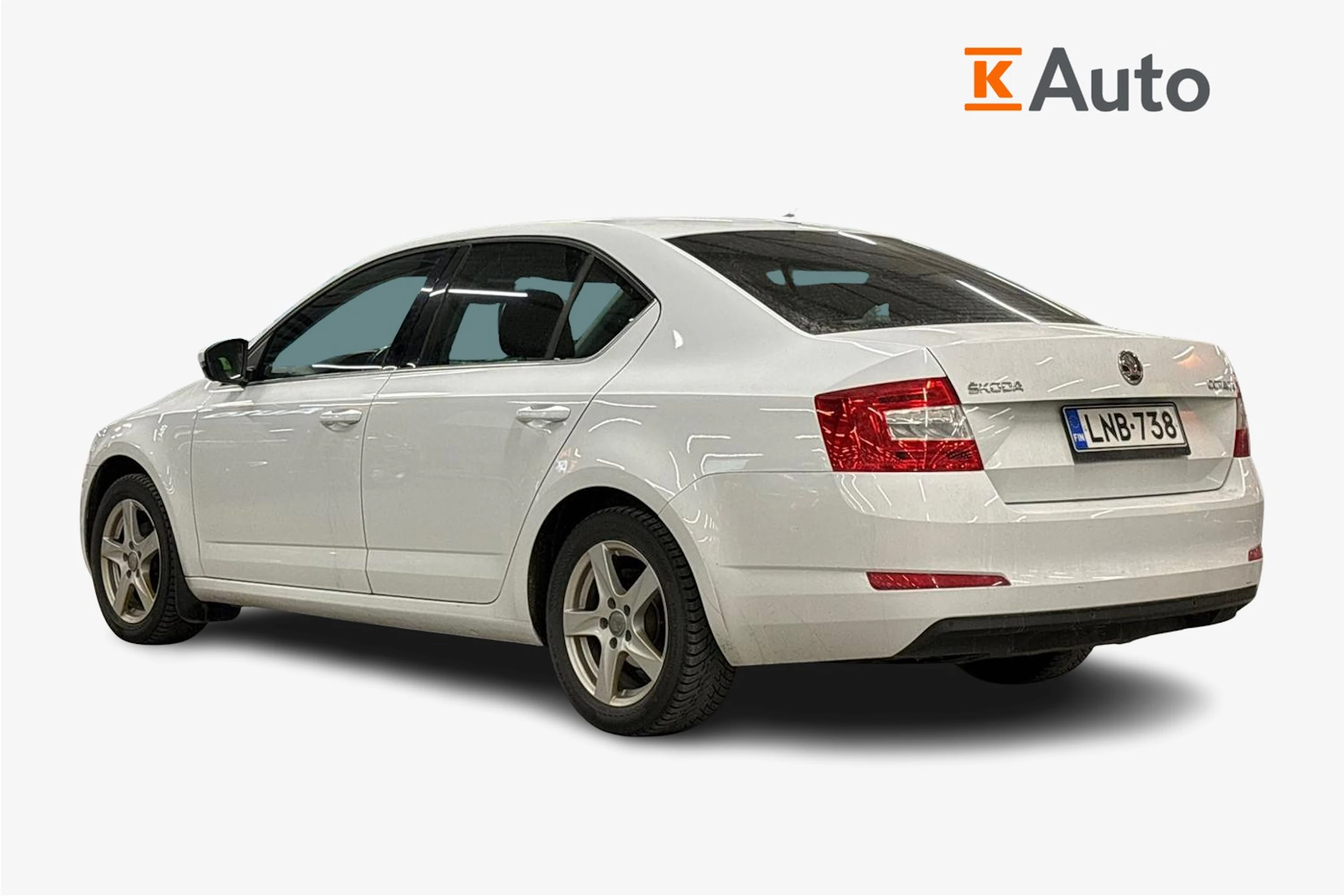 valkoinen Skoda Octavia 2016 kuva 2.