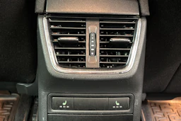 valkoinen Skoda Octavia 2016 kuva 12.