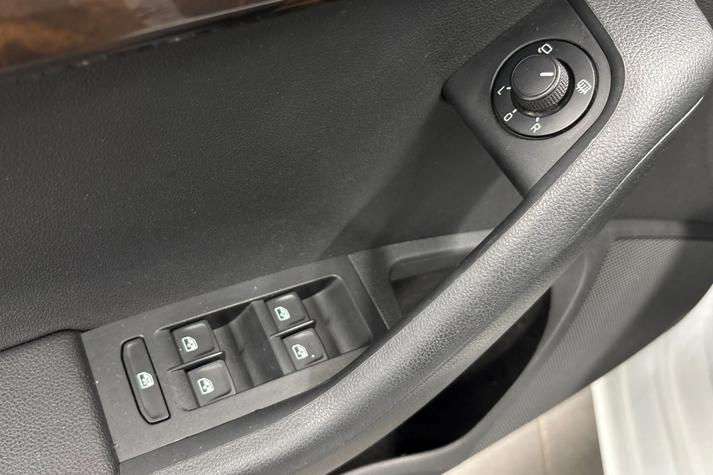 valkoinen Skoda Octavia 2016 kuva 14.