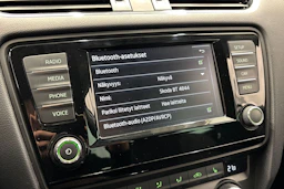 valkoinen Skoda Octavia 2016 kuva 20.