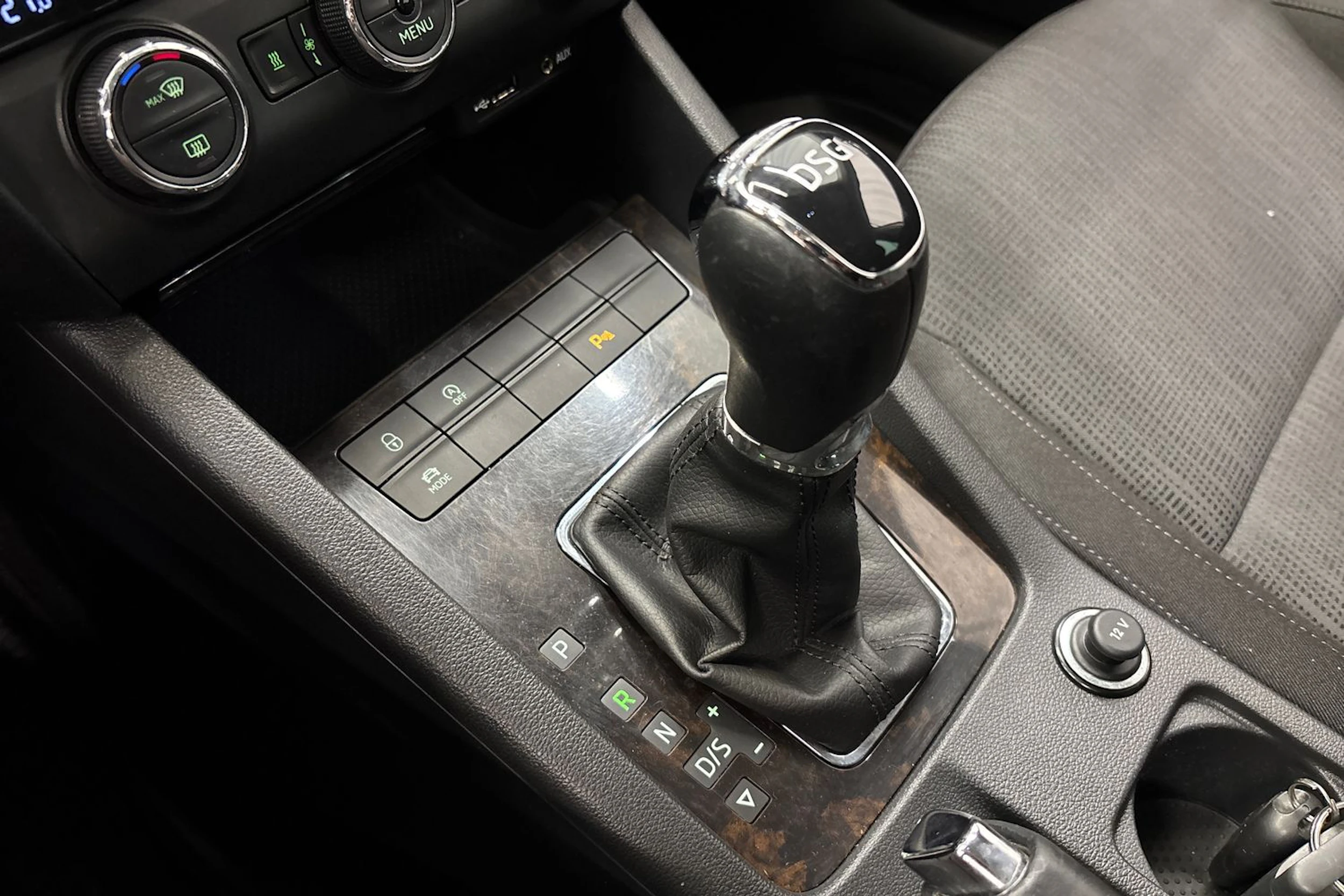 valkoinen Skoda Octavia 2016 kuva 23.