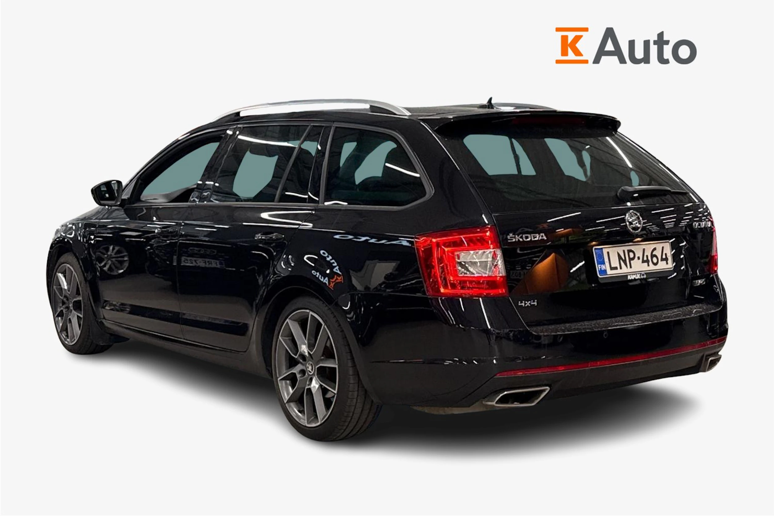 musta Skoda Octavia 2016 kuva 2.