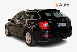 Musta Skoda OCTAVIA 2016 kuva 2.