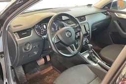 Musta Skoda OCTAVIA 2016 kuva 6.