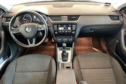 Musta Skoda OCTAVIA 2016 kuva 7.