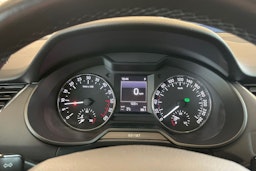 Musta Skoda OCTAVIA 2016 kuva 11.
