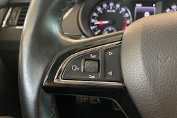 Musta Skoda OCTAVIA 2016 kuva 12.