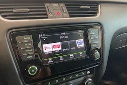Musta Skoda OCTAVIA 2016 kuva 14.
