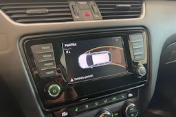 Musta Skoda OCTAVIA 2016 kuva 15.