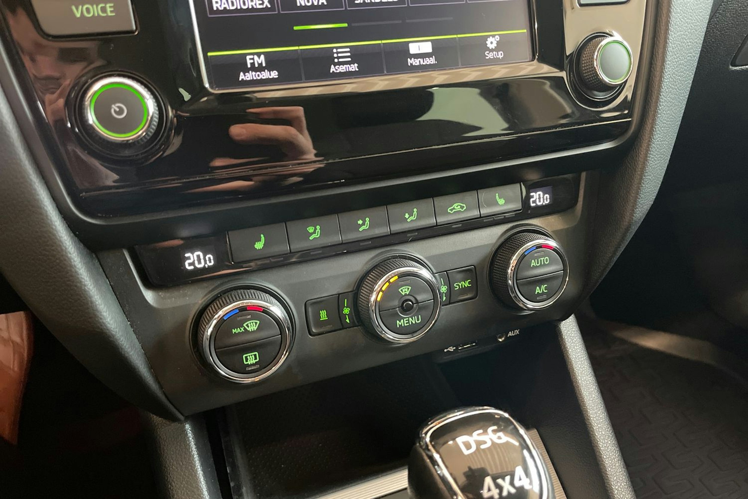 Musta Skoda OCTAVIA 2016 kuva 16.