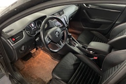 musta Skoda Octavia 2016 kuva 3.