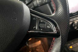 musta Skoda Octavia 2016 kuva 15.