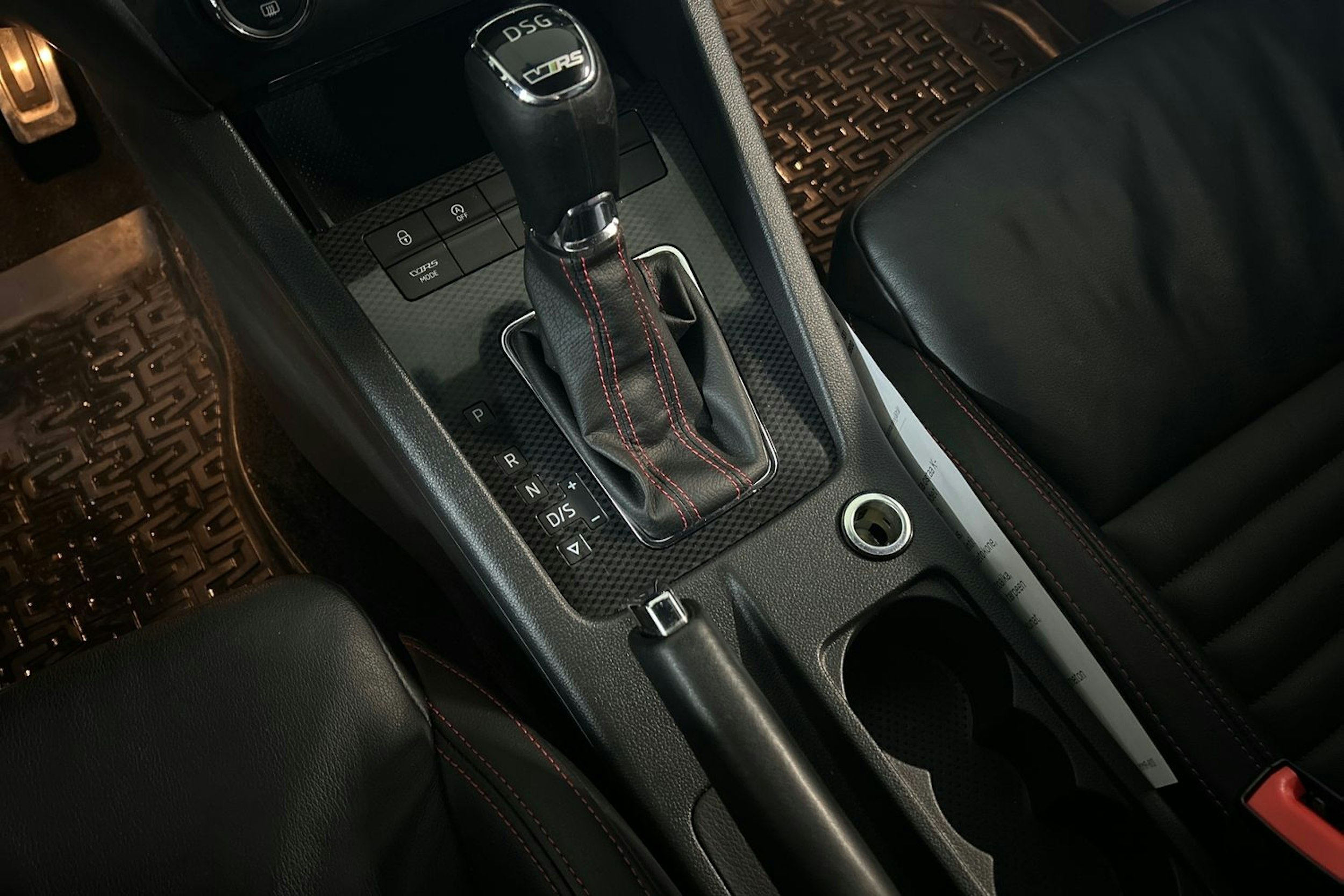 musta Skoda Octavia 2016 kuva 22.