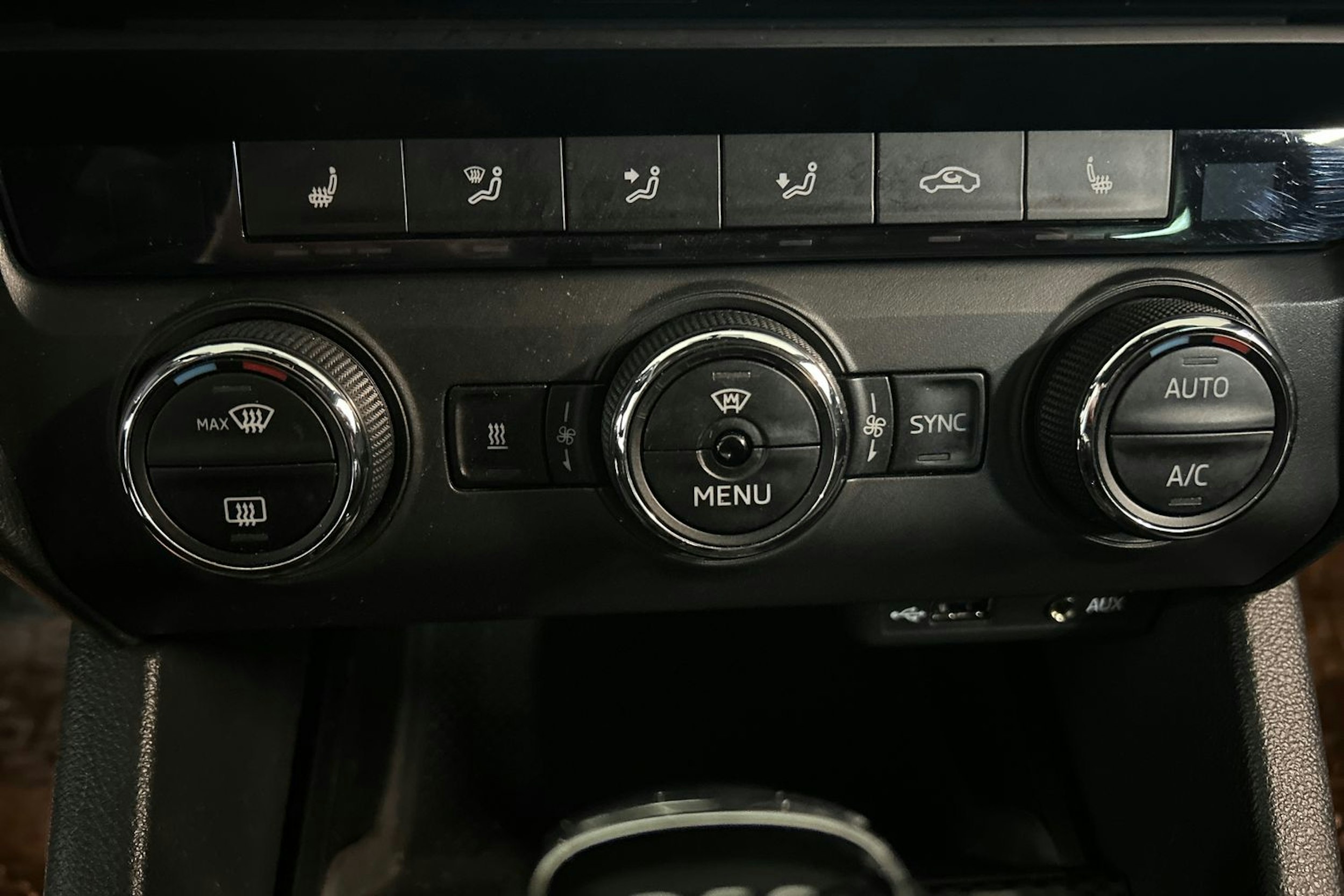 musta Skoda Octavia 2016 kuva 23.
