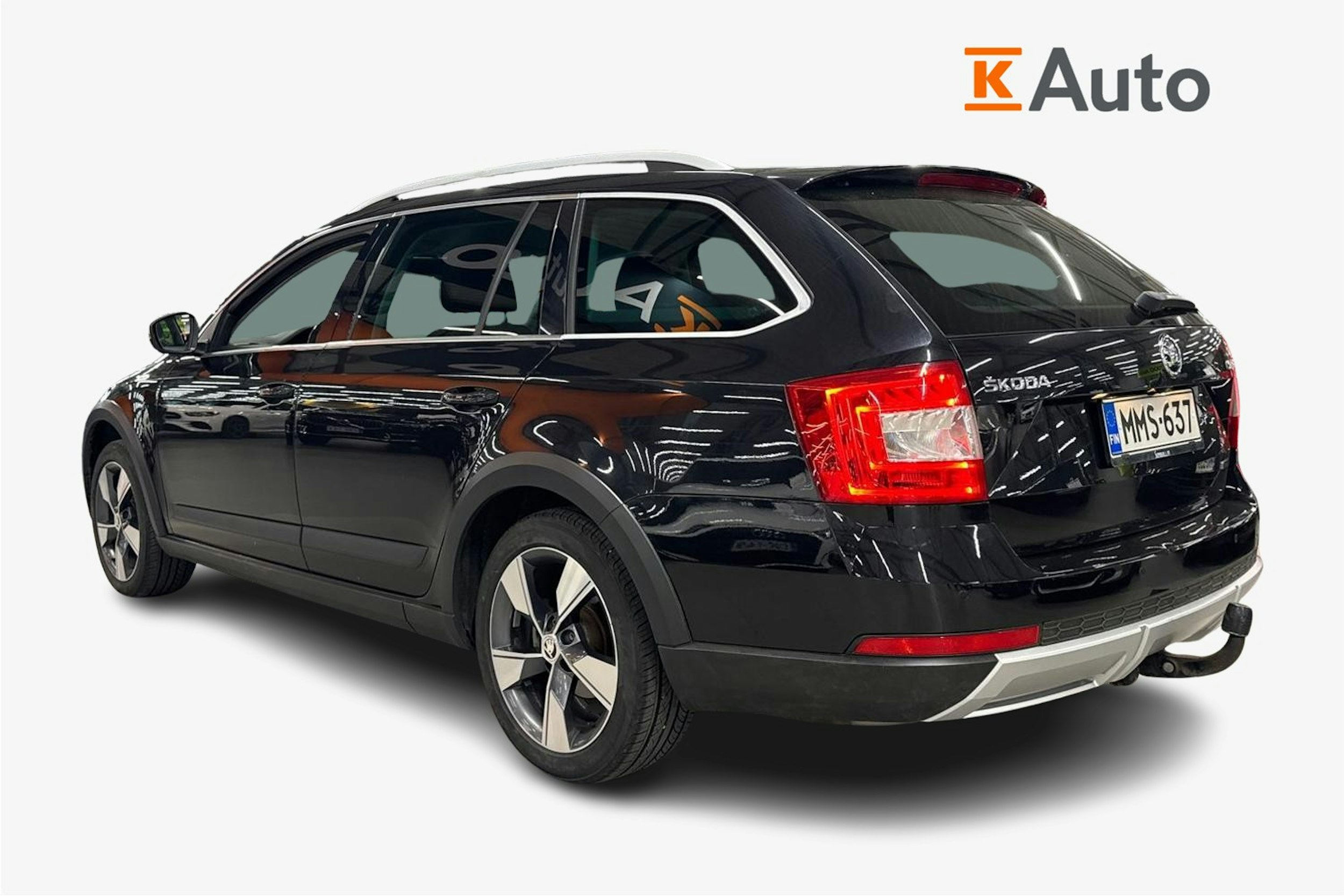 musta Skoda Octavia 2016 kuva 2.
