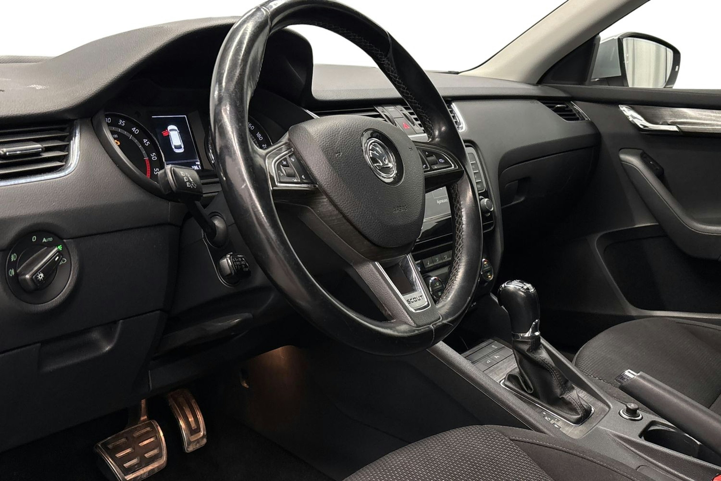 musta Skoda Octavia 2016 kuva 7.