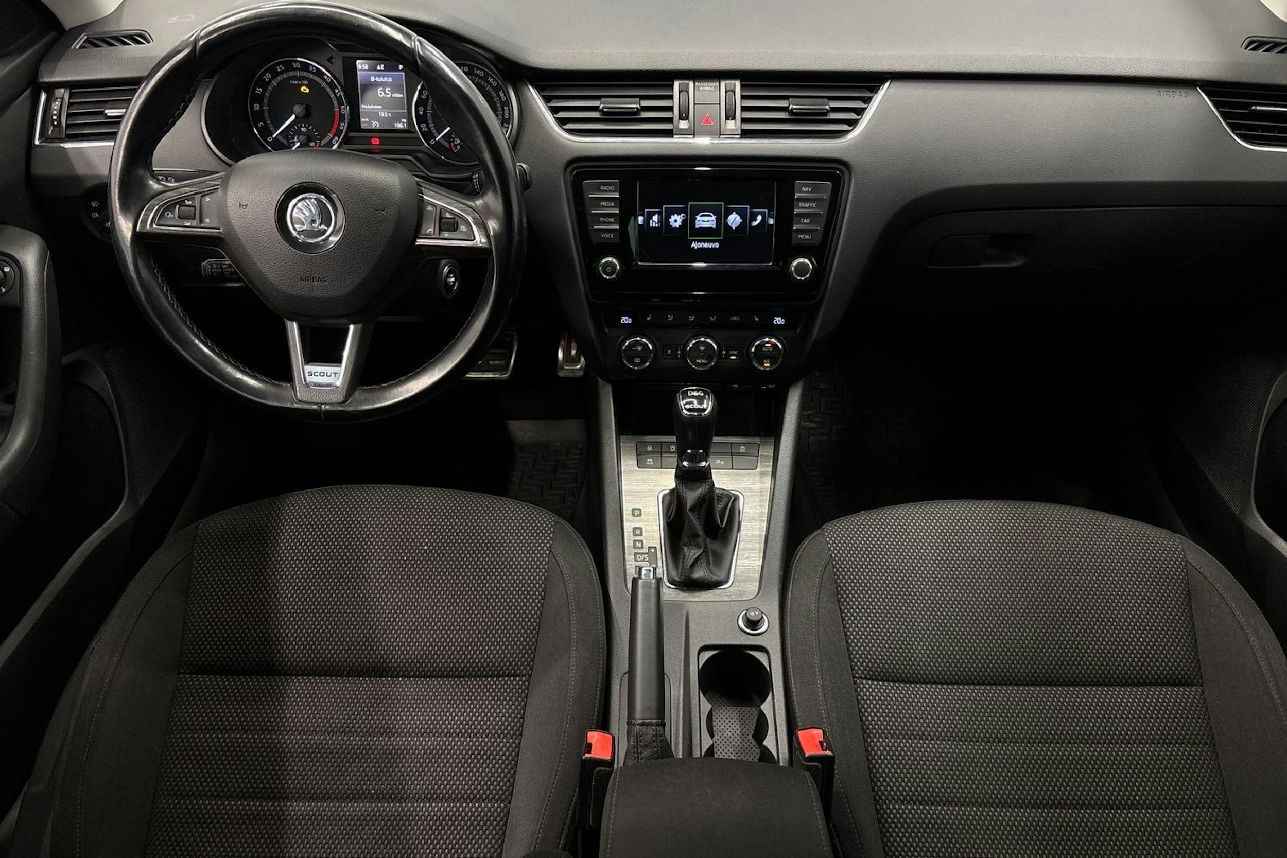 musta Skoda Octavia 2016 kuva 9.