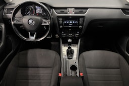 musta Skoda Octavia 2016 kuva 9.