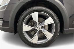 musta Skoda Octavia 2016 kuva 11.