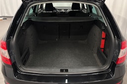 musta Skoda Octavia 2016 kuva 16.