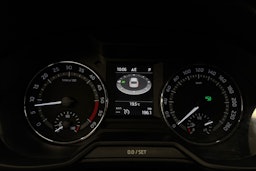 musta Skoda Octavia 2016 kuva 19.